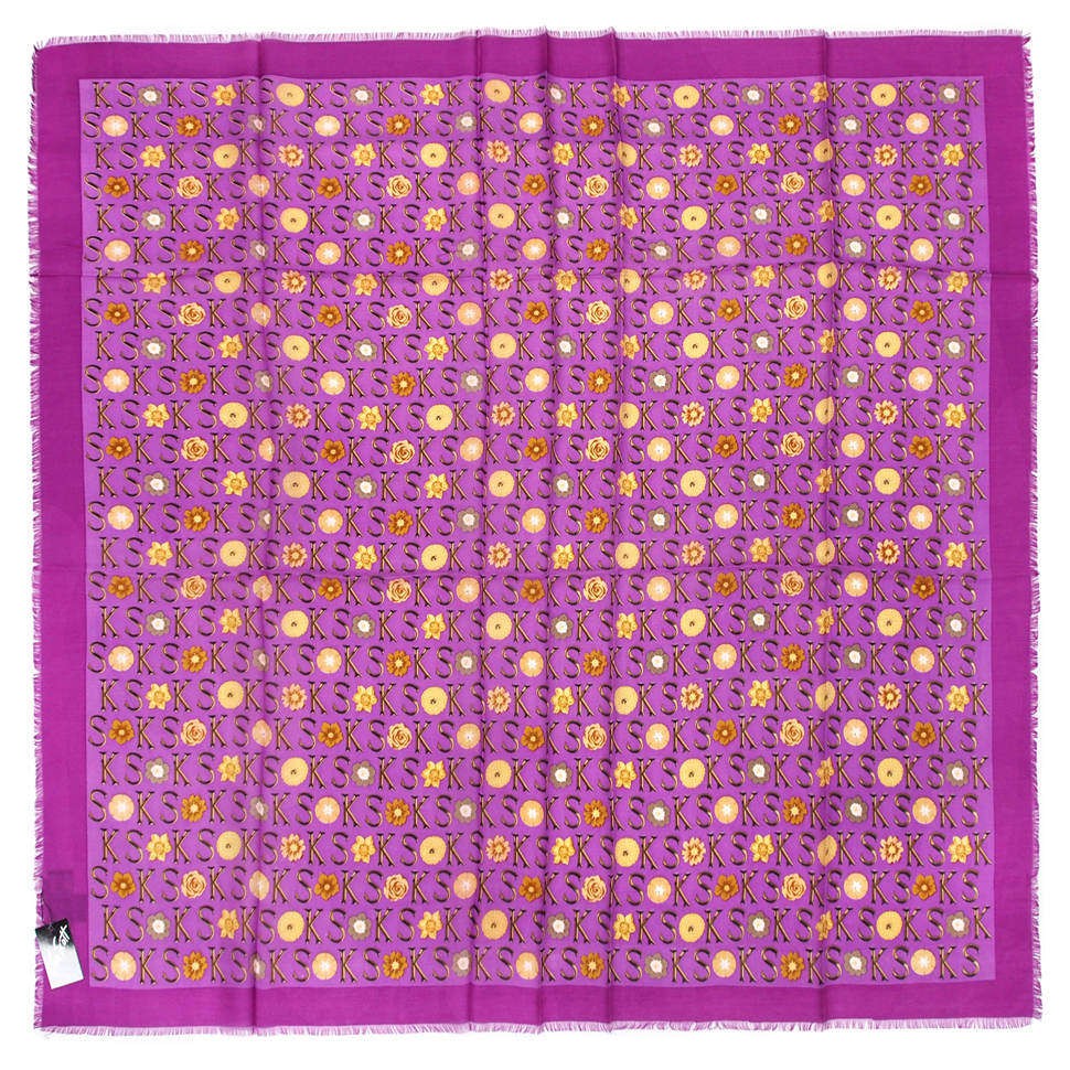 Сиреневый платок с мелкими буквами и цветочками Ken Scott 815745